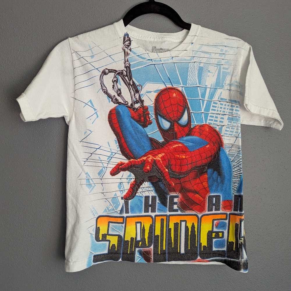 Spiderman Youth AOP Graphic T-shirt Size Small. Spider-Man Crewneck T-shirt.